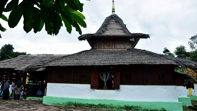  Mengunjungi Masjid Tertua di Maluku yang Pernah Berpindah Sendiri - Bagian 1