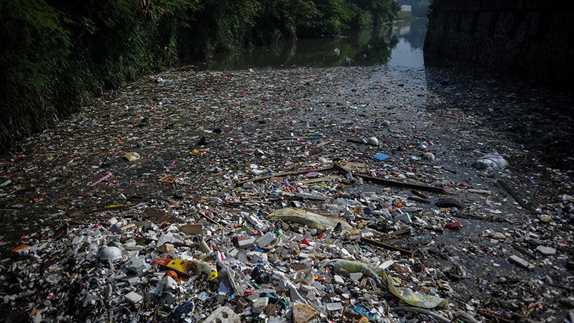 Sampah Menutupi Sungai Citarum Timbulkan Berbagai Penyakit - Bagian 2