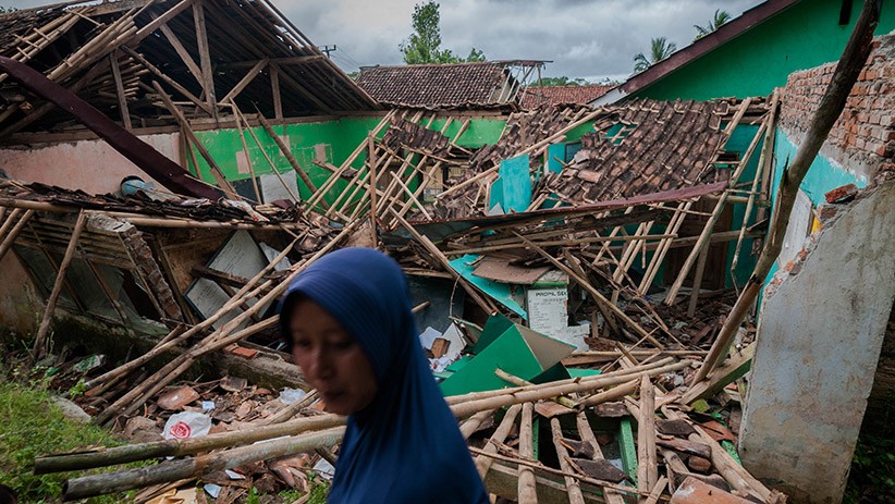 Atap Sekolah di Lebak Ambruk Diterjang Angin Kencang - Bagian 2