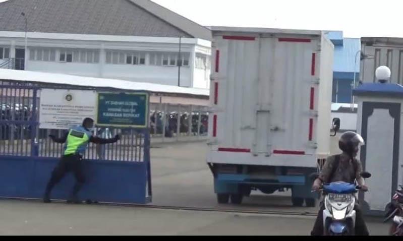 Puluhan Buruh dan Calon Karyawan Pabrik Garmen Terbesar di Brebes Terpapar Covid-19