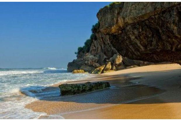   Indahnya Pantai Watulawang, Masih Sepi dan Jarang Terekspos