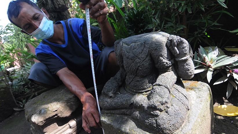 Warga Klaten Temukan Arca Tanpa Kepala dan Batu Candi saat Gali Tanah Rumah - Bagian 1