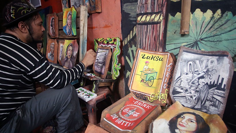 Genting Bekas Menjadi Media untuk Lukisan, Dijual hingga Rp2 Juta per Buah - Bagian 2