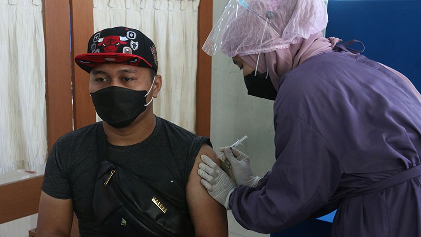 Mahasiswa Universitas Pancasila Disuntik Vaksin Covid-19 Sinovac - Bagian 2