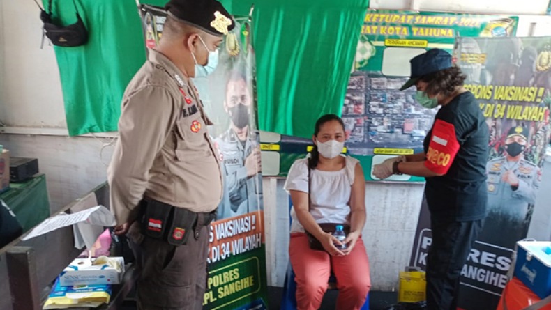 Polres Kepulauan Sangihe Gelar Vaksinasi Massal Gratis, Hari Pertama Disiapkan 100 Dosis