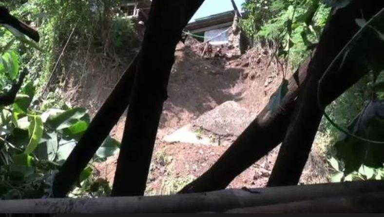 Diguyur Hujan Deras, Bukit Longsor Timpa Rumah di Kendal 