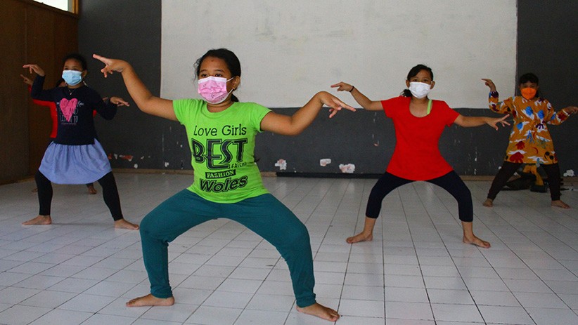 Mengisi Liburan Sekolah dengan Latihan Tari Kreasi - Bagian 1