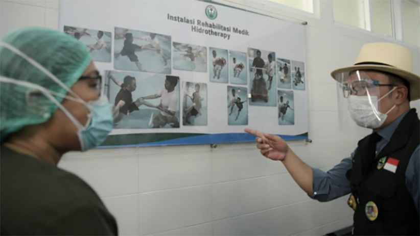 Kang Emil Pastikan Pasien Covid Isolasi di Ruang Desa Dapat Perawatan Medis - Bagian 2