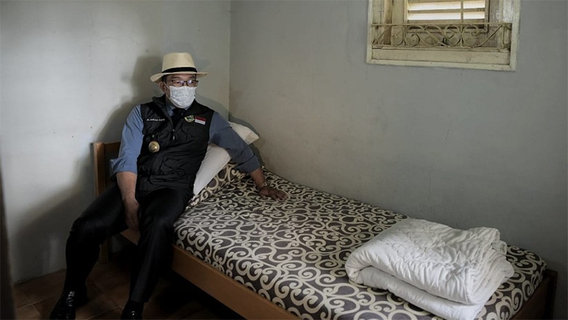 Kang Emil Pastikan Pasien Covid Isolasi di Ruang Desa Dapat Perawatan Medis - Bagian 1