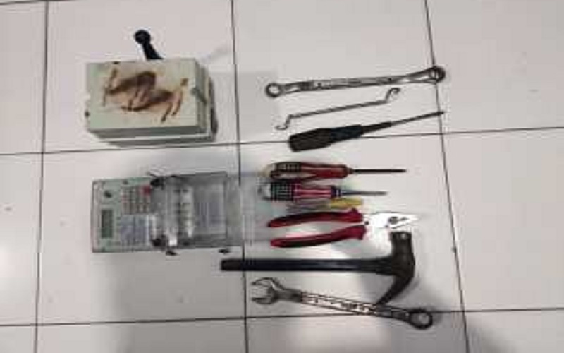 Minta Tolong Adik Cek Rumah, Warga Ini Kaget Dikabari Meteran Listrik Raib