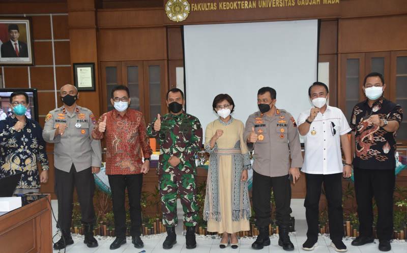  Bahas Percepatan Penanganan Covid-19 Pangdam Kunjungi FK UGM 