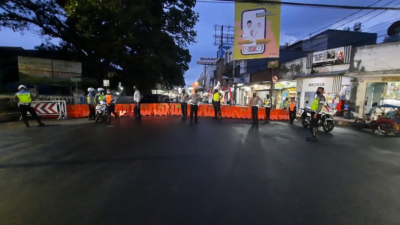 Cegah Kerumunan dan Tekan Kasus Covid-19, Jalan Pusat Kota Tasikmalaya Ditutup