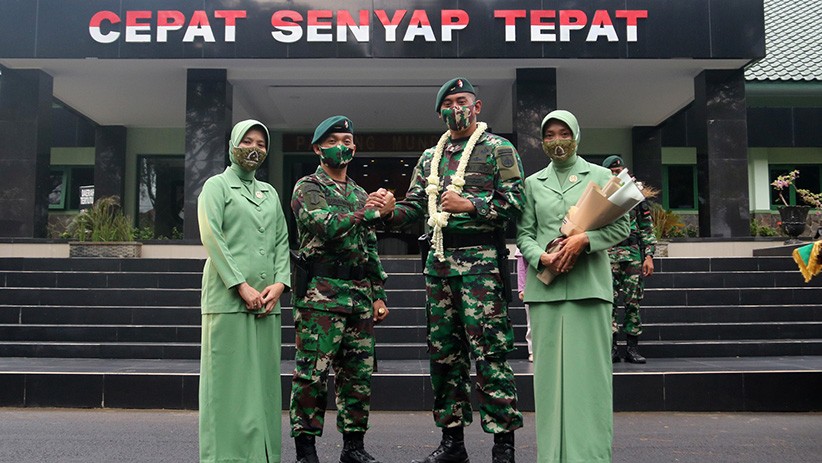 Suasana Haru Iringi Peralihan Tongkat Komando Danyonif Raider 400/BR - Bagian 4