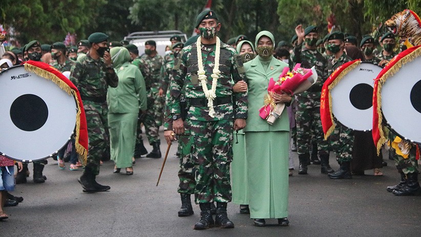 Suasana Haru Iringi Peralihan Tongkat Komando Danyonif Raider 400/BR - Bagian 2