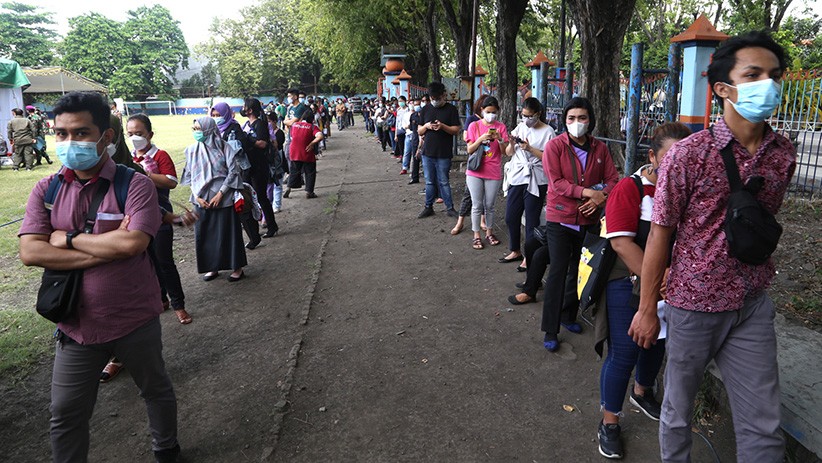 KSAL Tinjau Serbuan Vaksinasi di Surabaya dan Semarang - Bagian 3