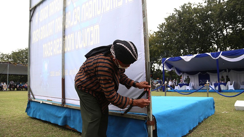 Begini Ritual Pawang Hujan Menggeser Awan Gelap - Bagian 4
