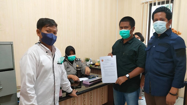title Wacanakan Jokowi 3 Periode, Qodari Dilaporkan ke Polda Sumut Wacanakan Jokowi 3 Periode, Qodari Dilaporkan ke Polda Sumut