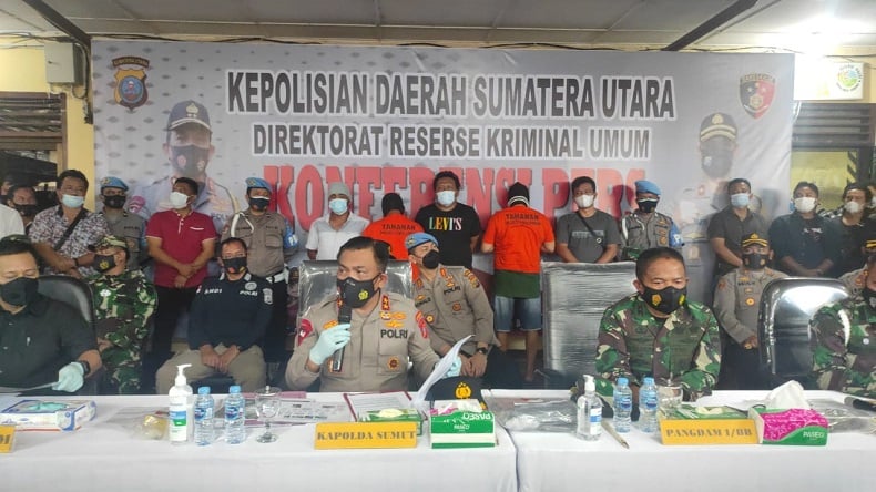 title Polisi Tangkap Pelaku Penembakan Wartawan di Simalungun, Kapolda: Eksekutor Oknum TNI Polisi Tangkap Pelaku Penembakan Wartawan di Simalungun, Kapolda: Eksekutor Oknum TNI