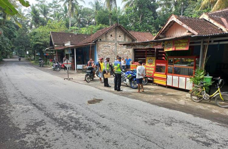 Kurang Hati-Hati Menyeberang, Mantan Kades Ngentakrejo Kulonprogo Tewas Tertabrak Motor
