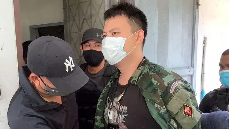 title Usai Tembak Mati Pegawai Minimarket, Mantan Tentara Berondong Rumah Sakit Covid Usai Tembak Mati Pegawai Minimarket, Mantan Tentara Berondong Rumah Sakit Covid