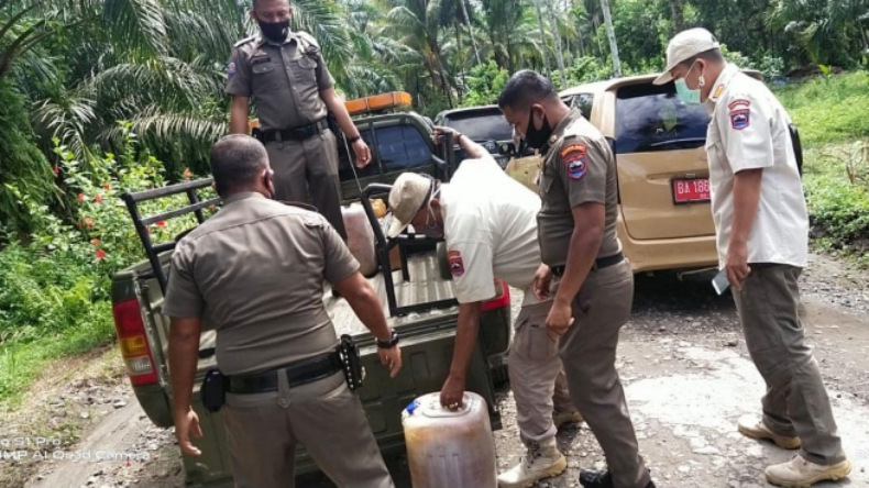 Satpol PP Pasaman Barat Gelar Razia, 128 Liter Tuak Disita