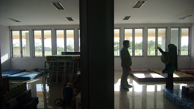 GOR Tegal Selatan Jadi Tempat Isolasi Terpusat - Bagian 1