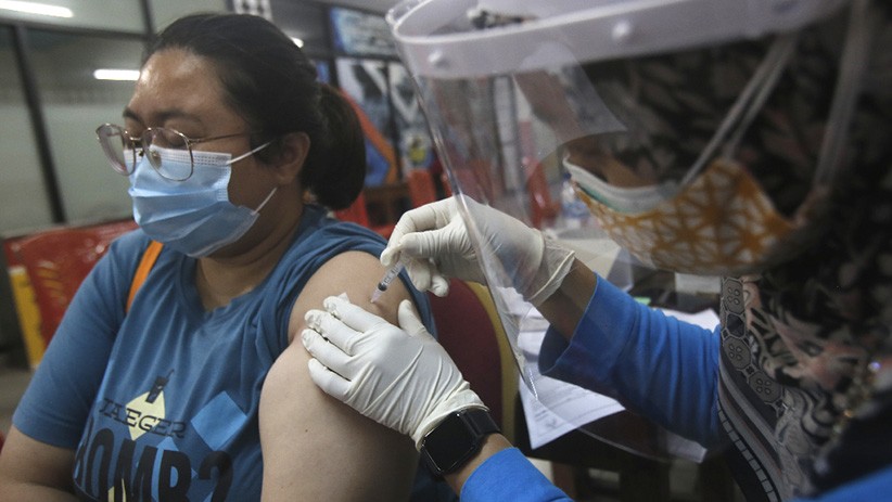 GOR Ciracas Jadi Sentra Vaksinasi, Target 1.000 Dosis per Hari - Bagian 2