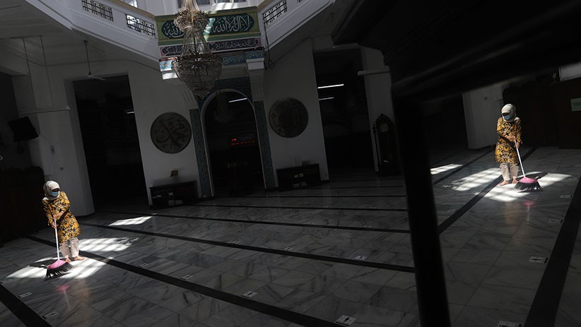 Zona Merah, DKI Jakarta Tiadakan Sholat Jumat - Bagian 1