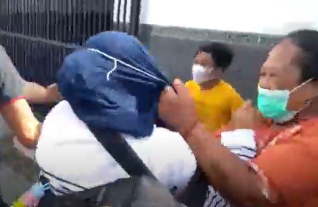 Ungsikan Anak-Istri, Oknum ASN di Bangkalan Digerebek Emak-Emak Diduga Selingkuh 