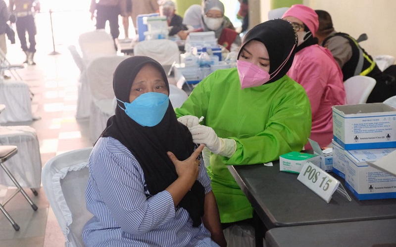 Vaksinasi Massal Unpad Sasar Mahasiswa Bandung Raya dan Sumedang