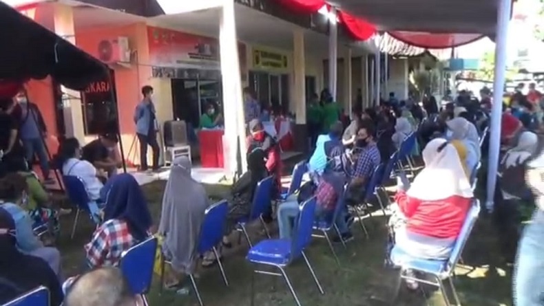 Takut Terpapar Corona, Warga Berbondong-bondong Serbu Mapolres Purwakarta