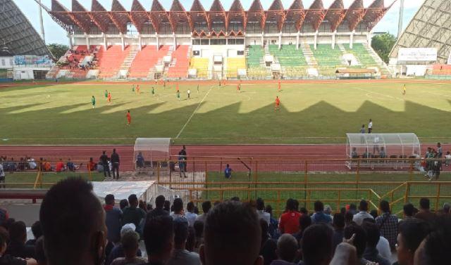 Penonton Membeludak, Laga Persiraja Vs PSMS Medan Dihentikan 