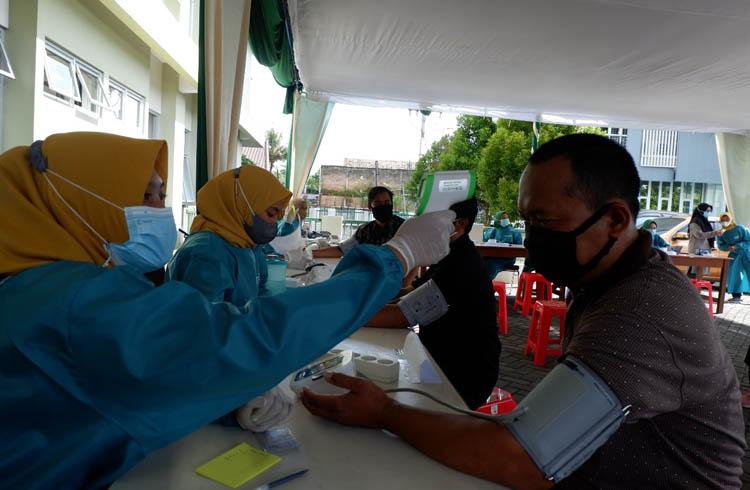 Aisyiyah Gelar Vaksinasi Massal Covid-19 Menyasar 1.221 Lansia dan Pekerja Publik 