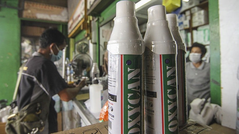 Penjualan Tabung Oksigen dan Vitamin di Pasar Pramuka Meningkat - Bagian 3