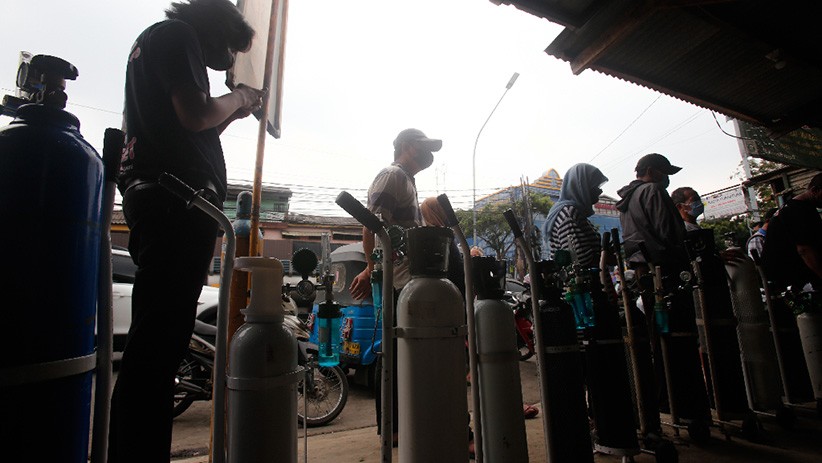Suasana Antrean Panjang Isi Ulang Oksigen Medis di Manggarai - Bagian 5