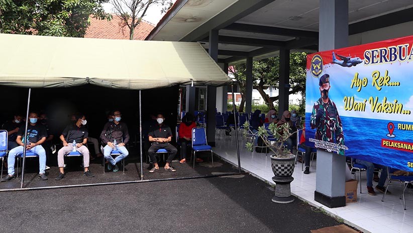 RSAL Soekantyo Jahja Lanudal Juanda Layani Vaksinasi bagi Masyarakat Umum - Bagian 3