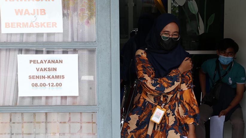 RSAL Soekantyo Jahja Lanudal Juanda Layani Vaksinasi bagi Masyarakat Umum - Bagian 2