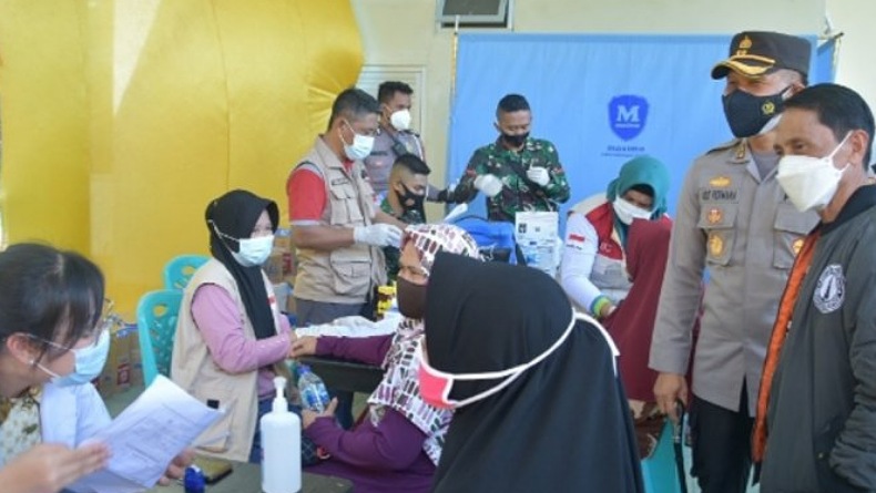 title Polres Gorontalo Targetkan 10.000 Warga Divaksinasi Massal Polres Gorontalo Targetkan 10.000 Warga Divaksinasi Massal