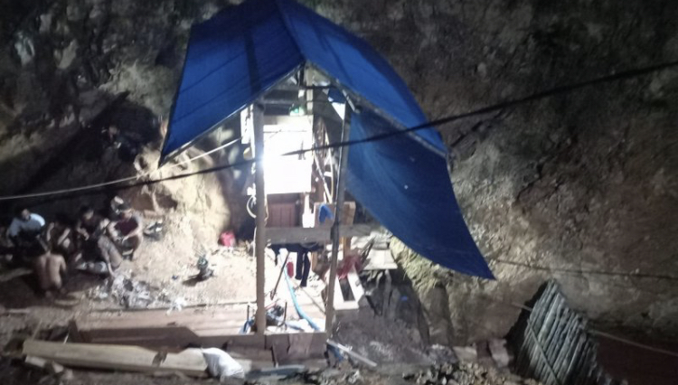 Pasang Pipa Isap, 2 Penambang Timah asal Pandeglang Terjebak di Kedalaman 28 Meter    