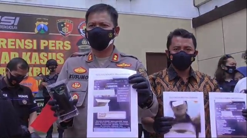 Gegara Mantan Pacar, Video Bugil Perempuan Sidoarjo Beredar di Situs Dewasa