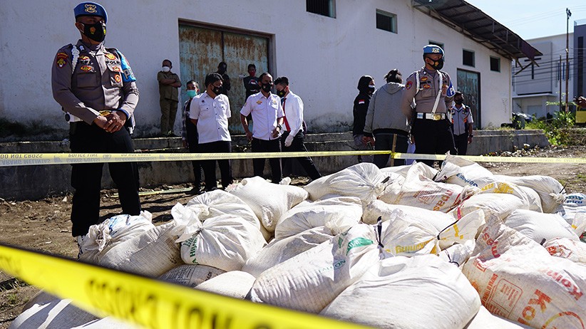 4.600 Liter Miras Cap Tikus Dimusnahkan Polres Gorontalo Kota - Bagian 2