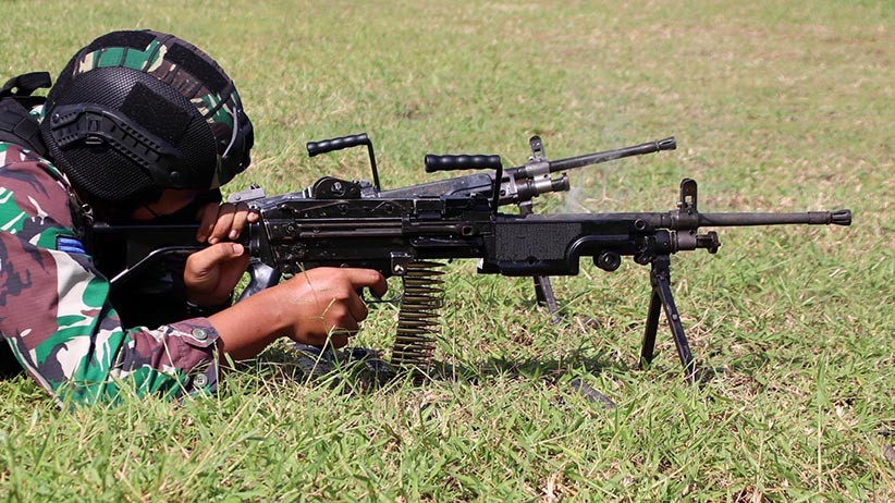 Sniper Marinir Lumpuhkan Musuh dari Jarak 500 Meter dengan Senjata AWM - Bagian 5