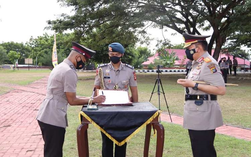 Lantik 230 Bintara Polri, Kapolda NTB: Kalian Harus Tampil Sebagai Sosok Pelindung 