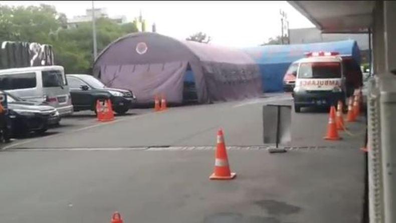 Covid-19 Mengganas, RS Rujukan di Solo Mulai Dirikan Tenda Darurat untuk Pasien 