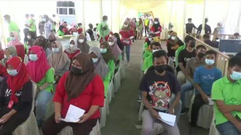 Ribuan Buruh Pabrik di Mayong Jepara Jalani Vaksinasi Covid-19 