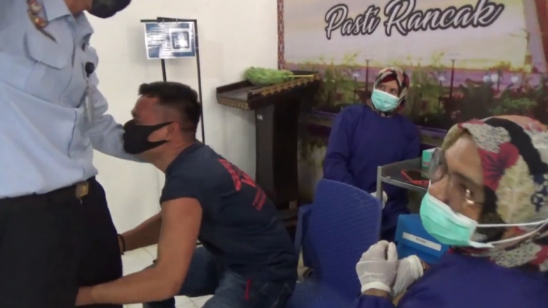 Napi di Lapas Payakumbuh, Kekar Sangar tapi Teriak saat Disuntik Vaksin Covid