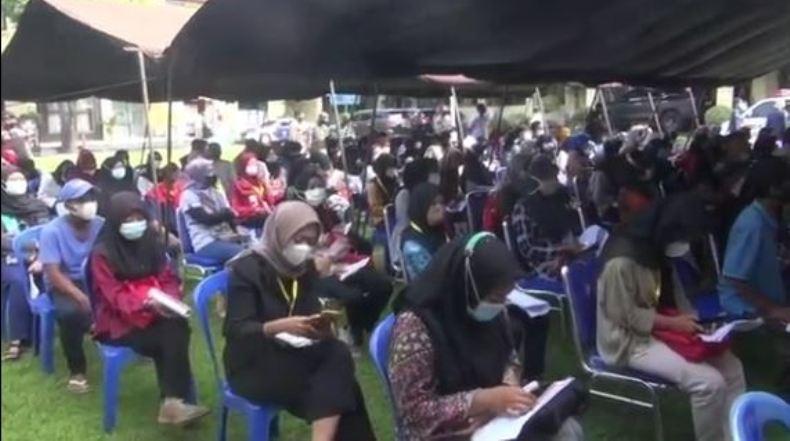 Warga Antusias Ikuti Vaksinasi Covid-19 di Mapolres Brebes 