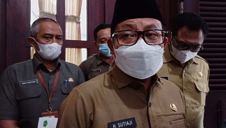 title Wali Kota Sutiaji Minta PPKM Level 4 di Malang Dilonggarkan Wali Kota Sutiaji Minta PPKM Level 4 di Malang Dilonggarkan
