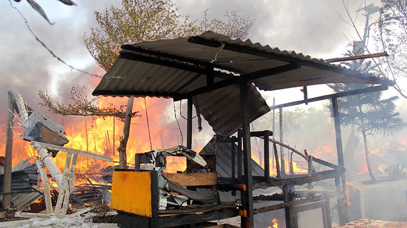 8 Rumah dan 1 Masjid Hangus Terbakar di Kawasan Padat Penduduk Kota Dumai - Bagian 3