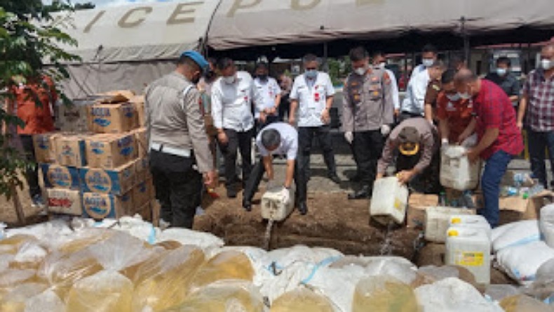Polres Minahasa Selatan Musnahkan 9.124 Liter Babuk Minuman Beralkohol 